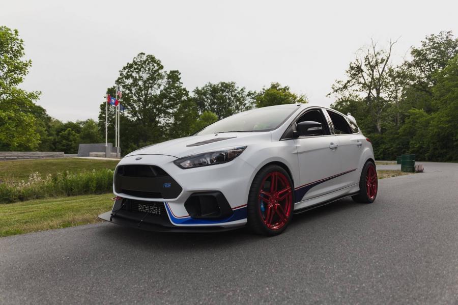  Ford Focus RS by Roush 2018 года  (фото 3 из 8)